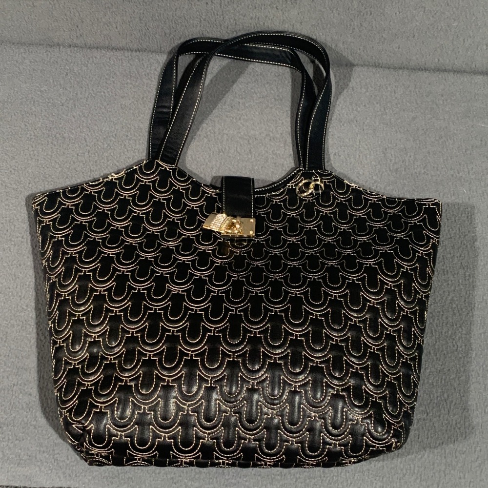 True Religion Black Horseshoe Quilted Tote Bag Gold Rhinestone Padlock‎ Large